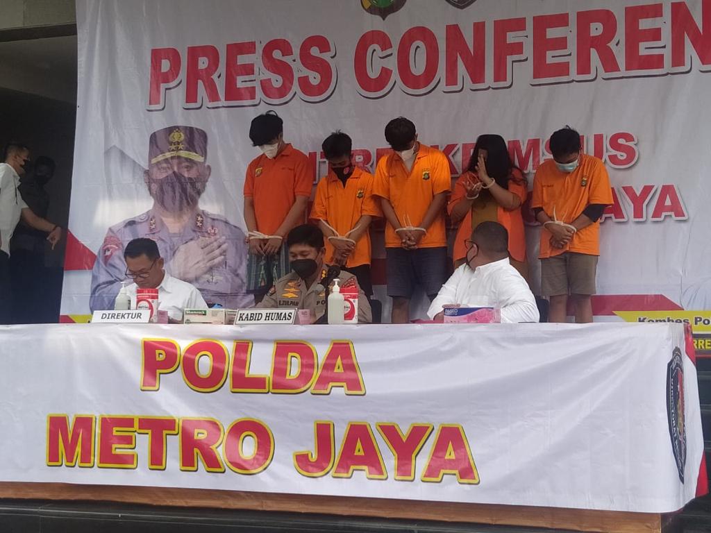 Polda Metro Jaya Tangkap 5 Debt Collector Pinjol Ilegal