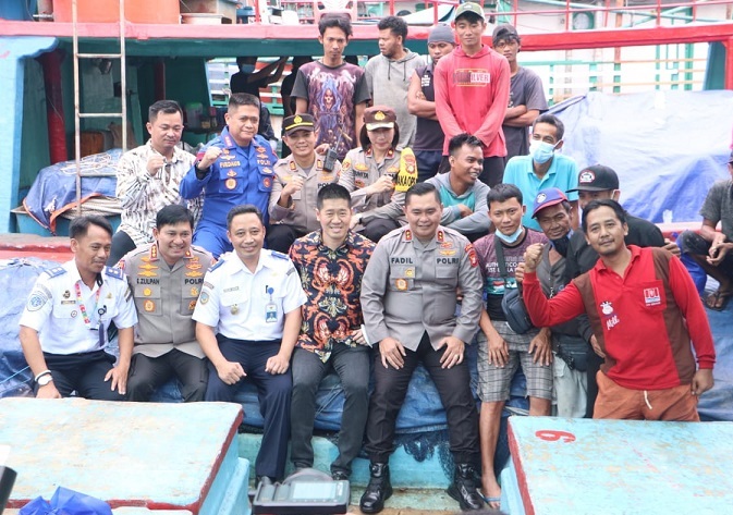 Kapolda Metro Buka Pelatihan BST Untuk Masyarakat Nelayan Pesisir Jakarta