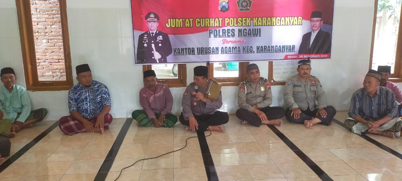 Kapolsek Karanganyar Pimpin 'Jum'at Curhat ' di Masjid Nurul Huda
