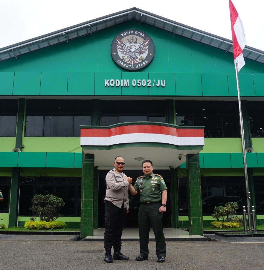Jalin Soliditas TNI-Polri, Kapolrestro Jakut Jumpai Dandim 0502/JU