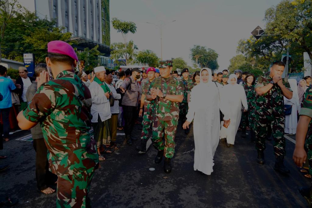 Panglima TNI dan Kepala Staf Angkatan Dampingi Presiden Peringati 1 Abad NU