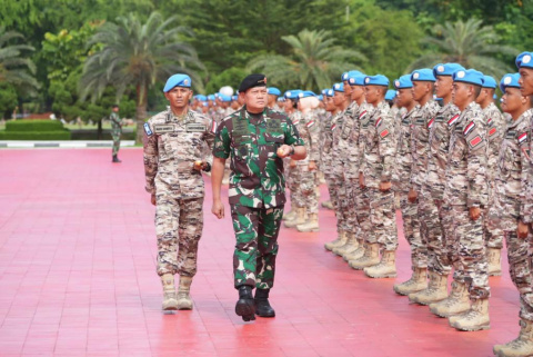 Panglima TNI Pimpin Pemberangkatan Pasukan Garuda Satgas BGC dan Kizi TNI 