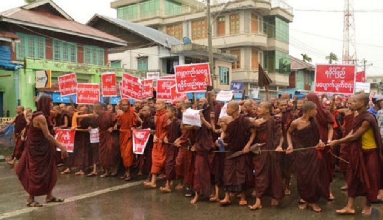   Myanmar Perintahkan Tangkap Biksu Radikal 