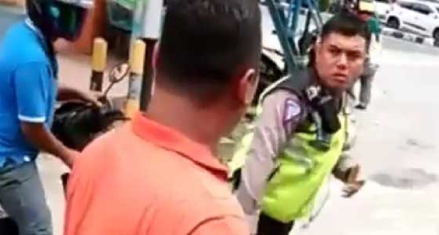  Viral Polisi Pukul Sopir Ambulance di Sumut