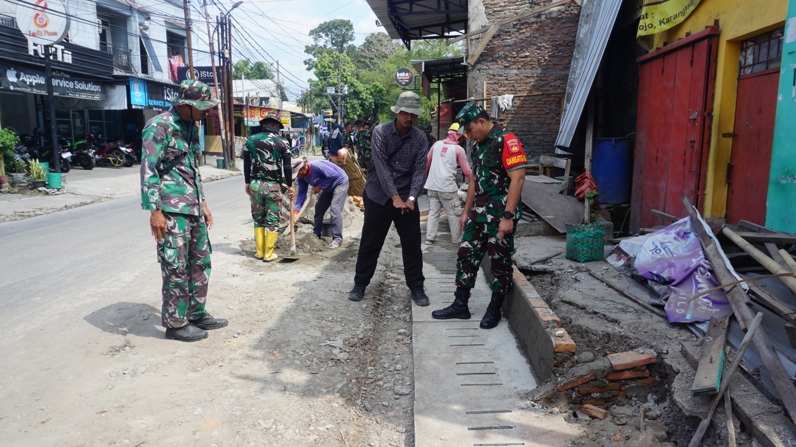 Pastikan Sesuai Rencana, Dansatgas TMMD Reguler Ke -125 Kodim 0735/Surakarta Rutin Cek Lokasi