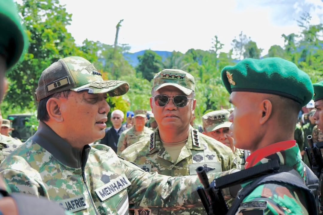 Menhan Bersama Wapang TNI Tinjau Kesiapan Prajurit Yonif TP 805/KSW Manokwari