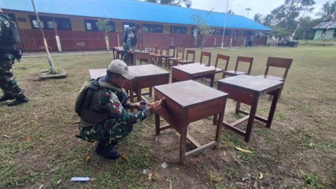 Satgaster Koops TNI Habema Bangkitkan Semangat Belajar Anak-anak Papua