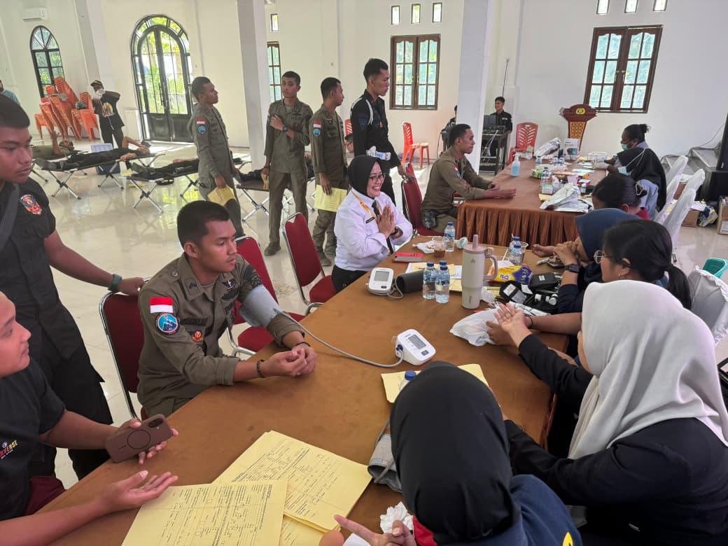 Meriahkan HUT Bhayangkara ke-80, Personel Damai Cartenz Partisipasi Donor Darah
