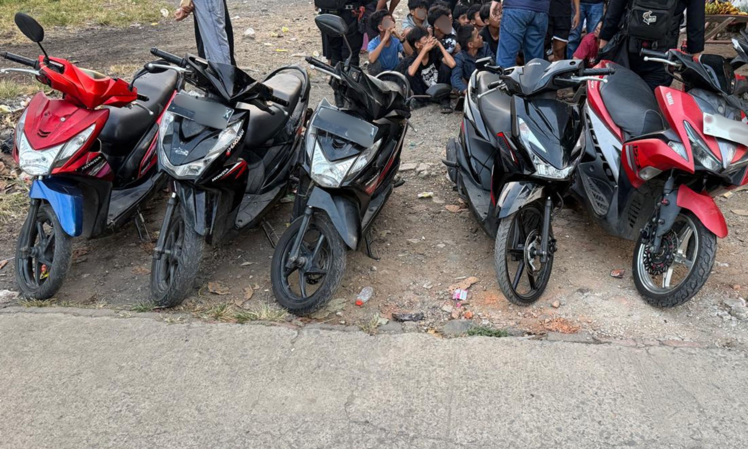 Brimob Polda Metro Gagalkan Tawuran Subuh di Rawalumbu
