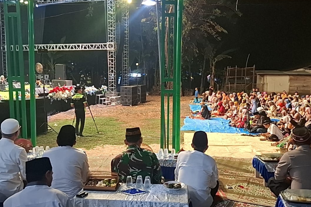 Perkuat Sinergi Kebersamaan, Babinsa Sidorejo Ngawi Hadiri Pengajian 1 Muharram