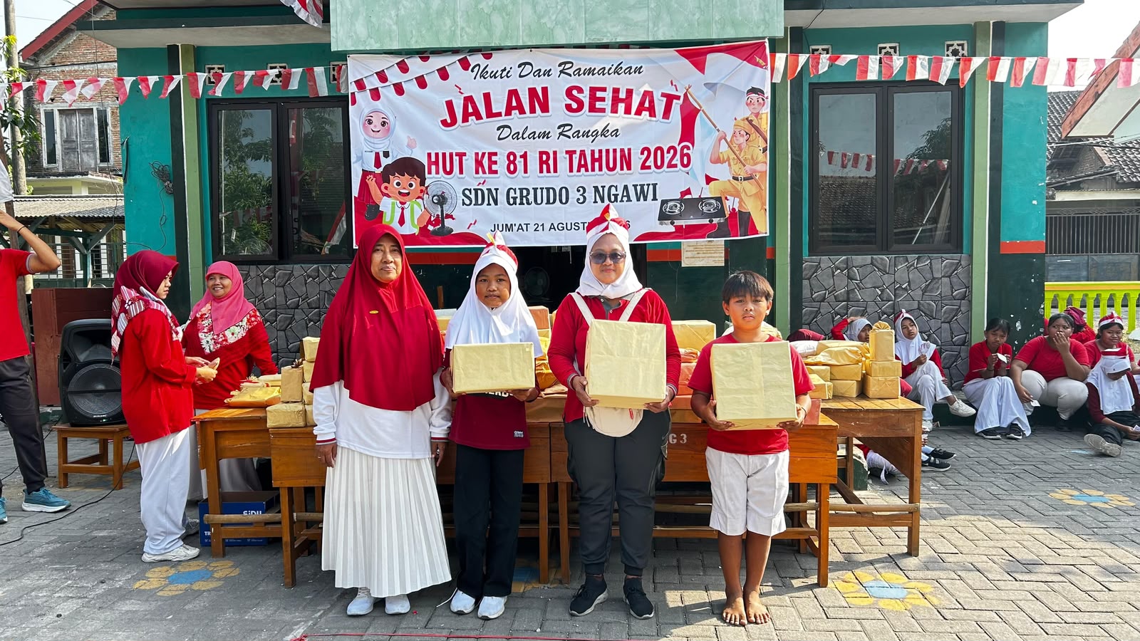 Jalan Sehat Meriahkan HUT RI ke-81, SDN Grudo 3 Ngawi Semarak Bersama Siswa dan Wali Murid