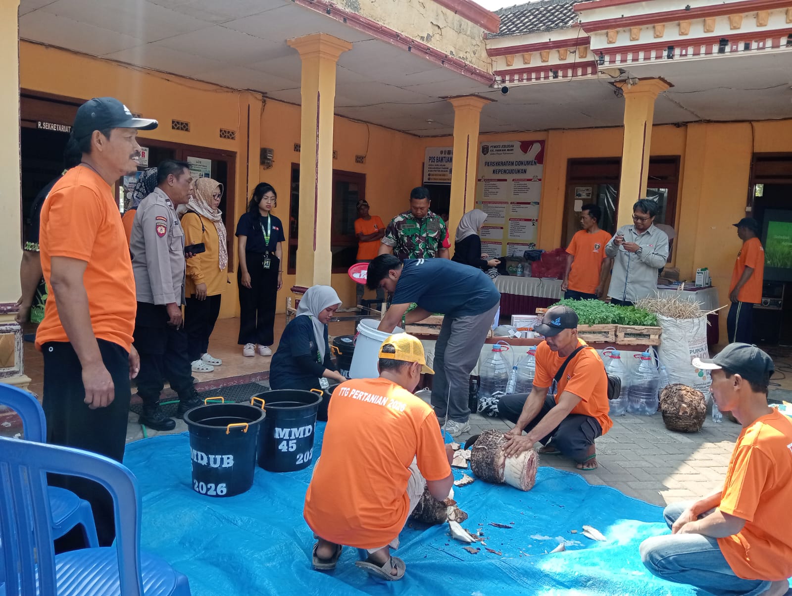 Dukung Pertanian, Babinsa Koramil Paron Pendampingan Pelatihan Teknologi Tepat Guna