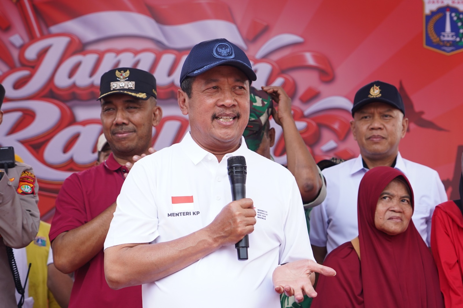 Semarak HUT ke-81 RI, KKP Bagikan 4 Ton Ikan Layang untuk Warga Jakarta