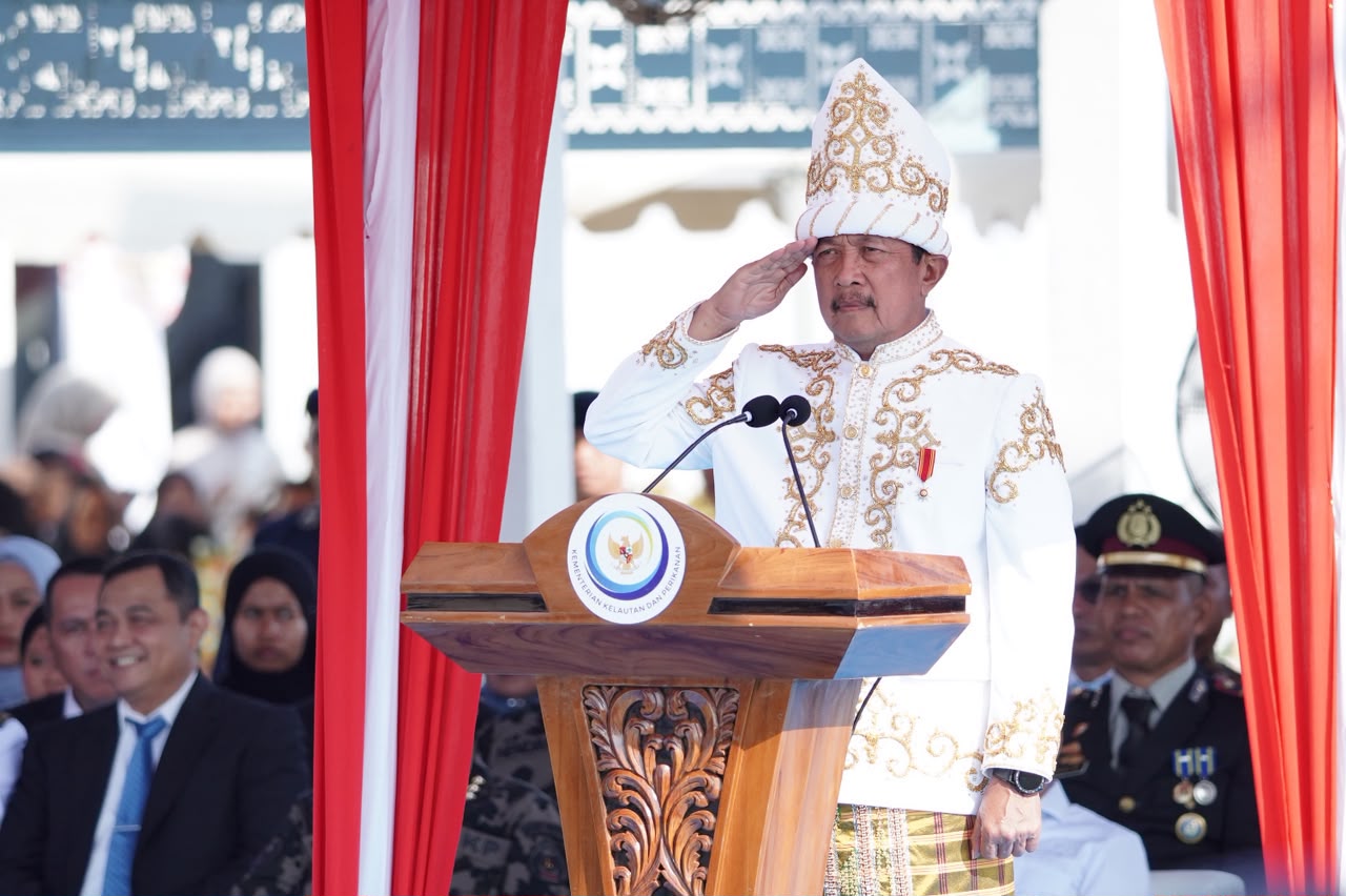 Menteri Trenggono Upacara HUT RI Bareng Nelayan di Kampung Nelayan Merah Putih Sorue Jaya