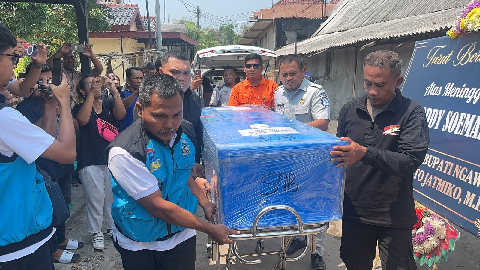 Dodi Pulang dalam Peti: Kenek Truk Asal Ngawi Jadi Korban KM Virgo Transport 8