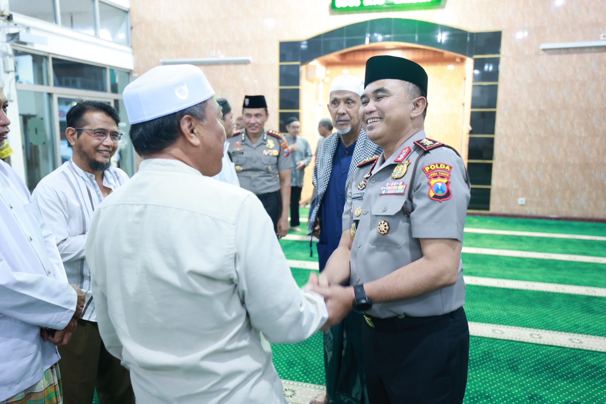 Kapolda Jatim Gelar Suling di Gayungsari Ajak Warga Berantas Narkoba, Jaga Kamtibmas